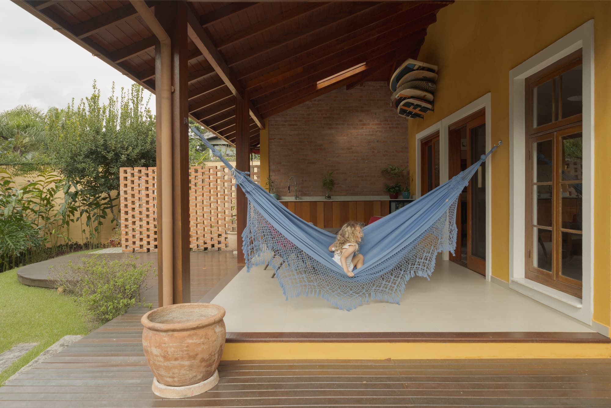 [Mass Timber] Jardim House Renovation / Baixo Impacto Arquitetura