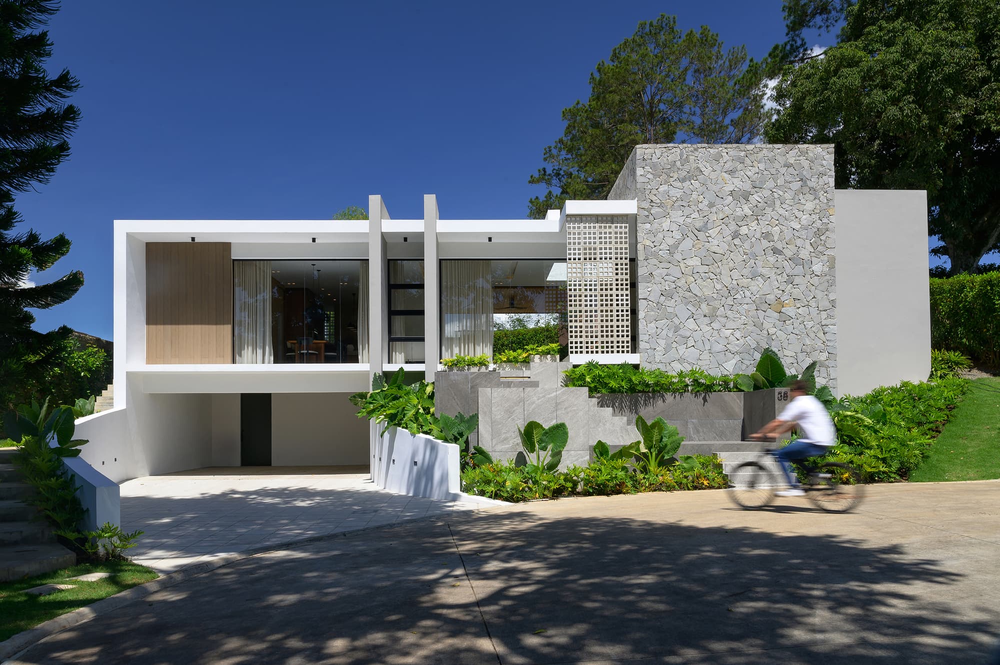 [Mass Timber] L.A. House / Emedos Proyectos